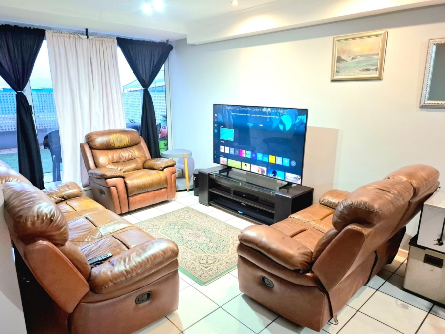 2 Bedroom Property for Sale in Townsend Estate Western Cape